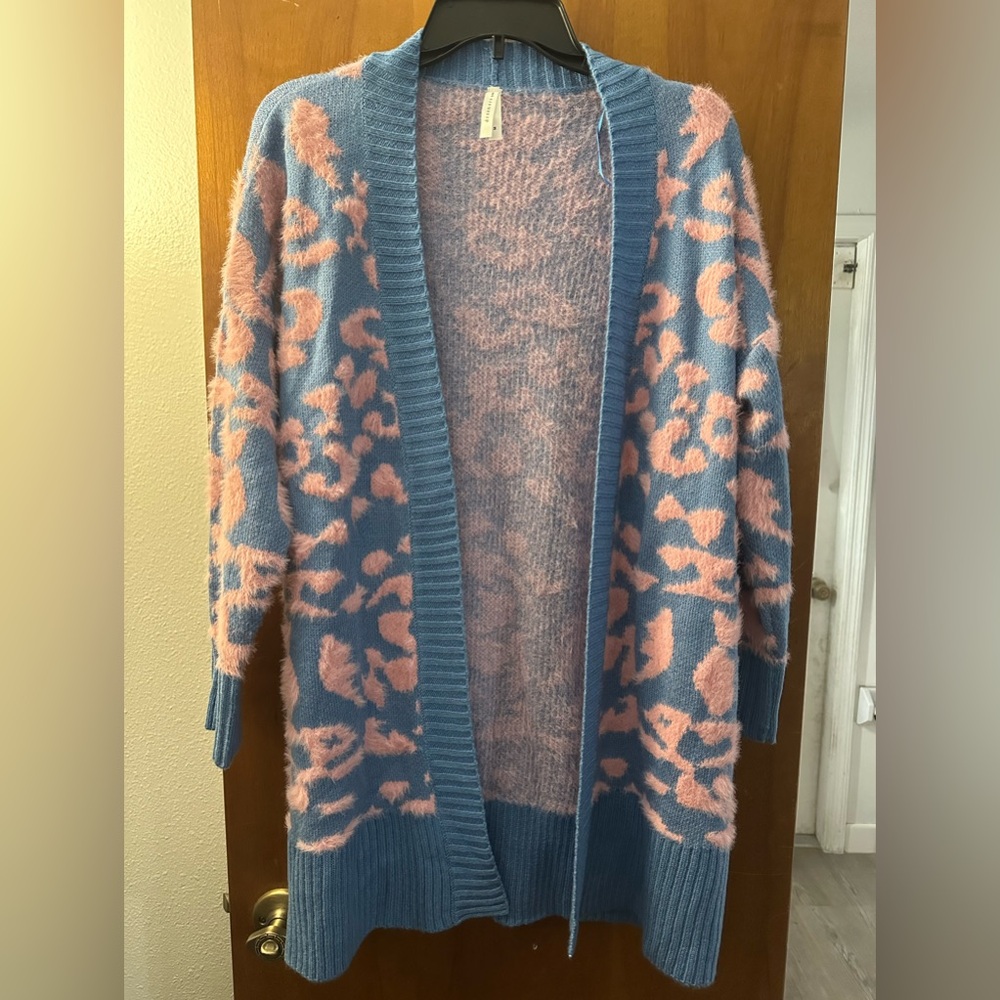 Dreamers blue and pink leopard print open front Cardigan sweater size medium new